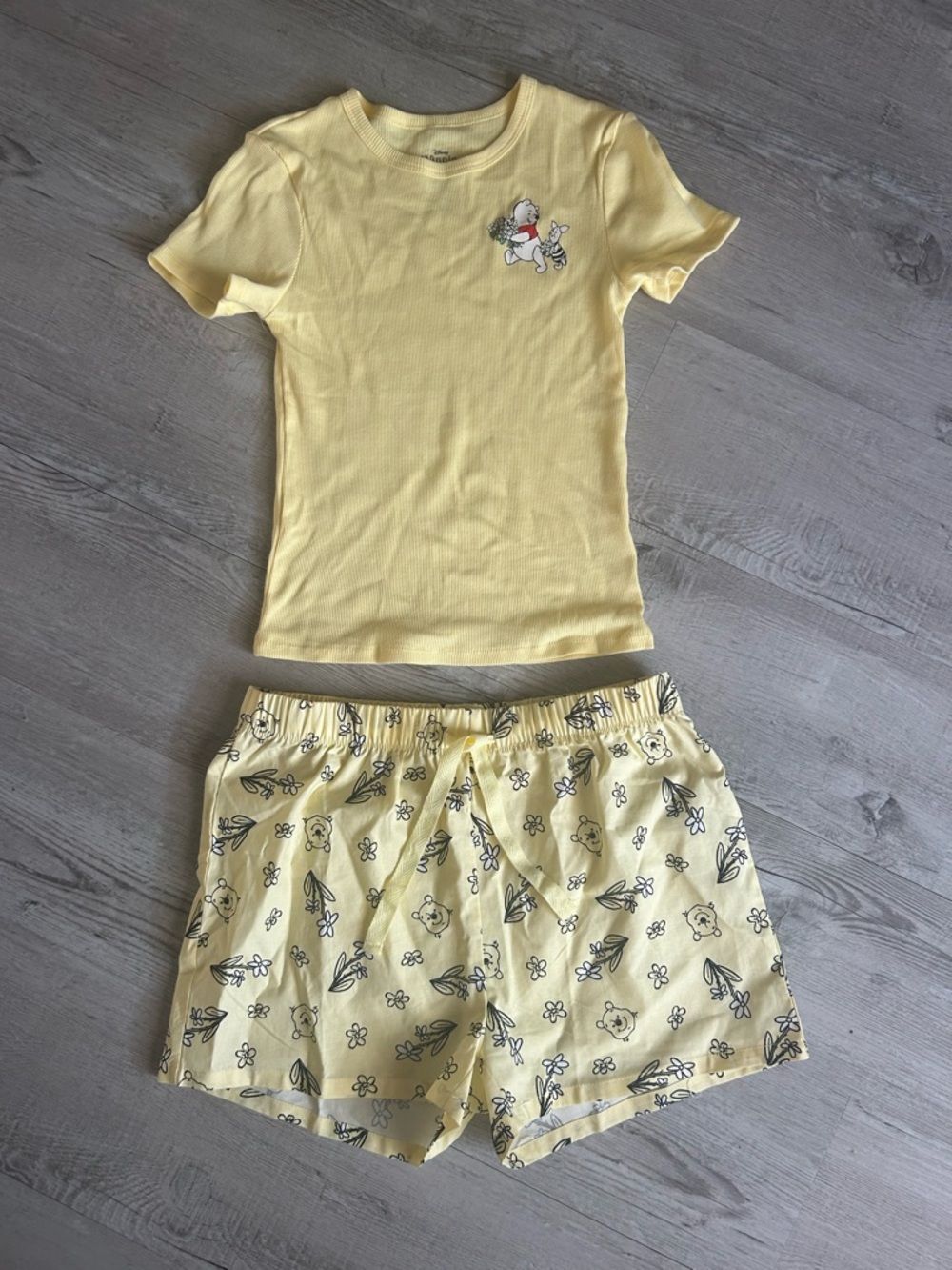 Yellow Winnie the Pooh pyjama set